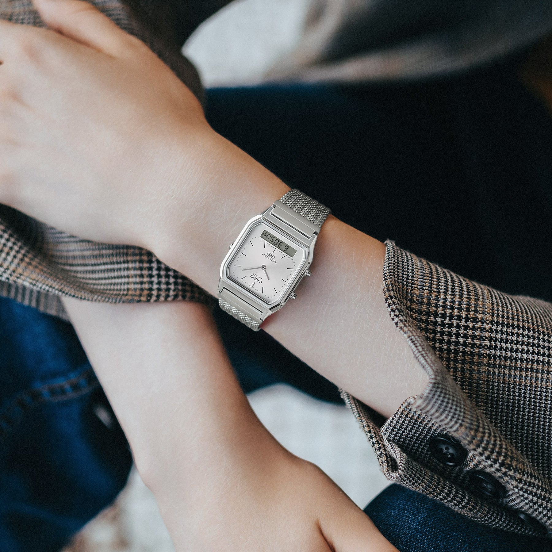 Casio AQ230EM-7A Classic Ana-Digi Watch Fine-Woven Mesh Band GUESS Casio AQ230EM-7A Classic Ana-Digi Watch Fine-Woven Mesh Band GUESS